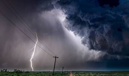 Raios deixam mais de 300 mil brasilienses sem energia em 2025