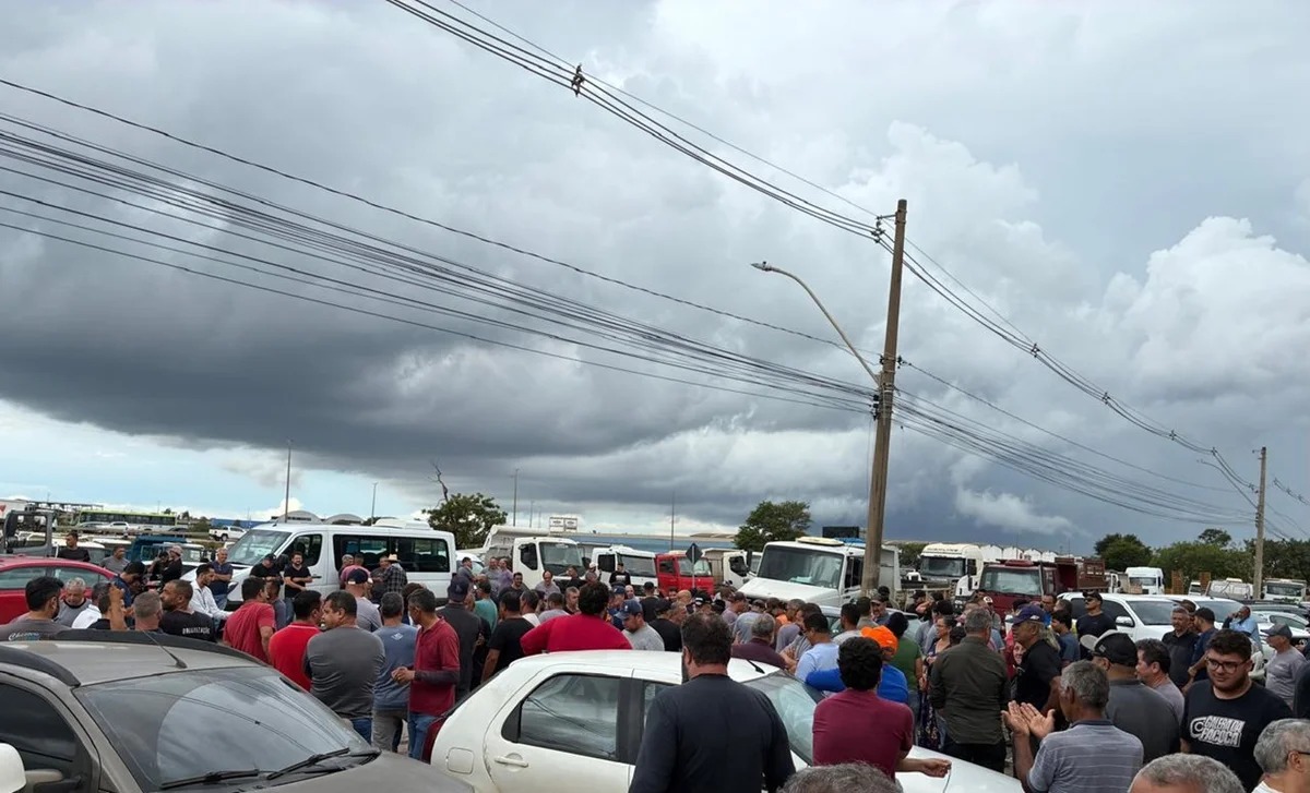 Novacap não paga, caminhoneiros anunciam greve!