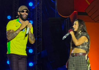 “Você é a maior artista do Brasil”, diz Gusttavo Lima ao surpreender Simone Mendes em show