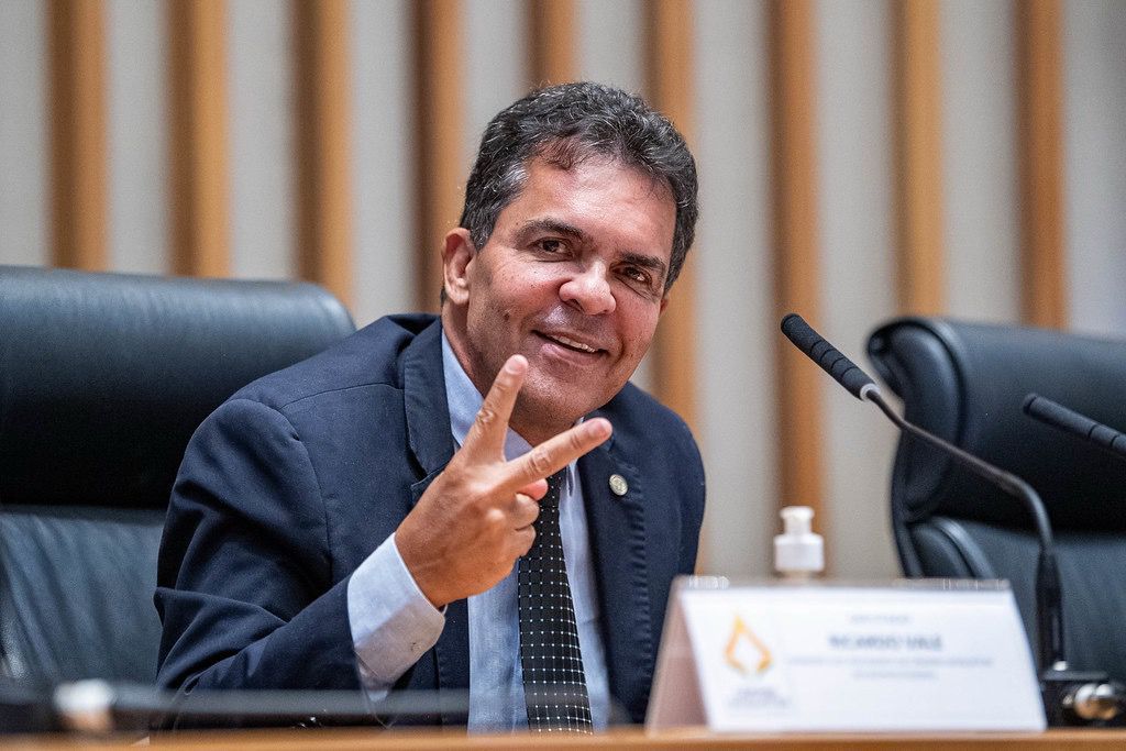 Projeto da Tarifa Zero Estudantil de Ricardo Vale é aprovada na CLDF
