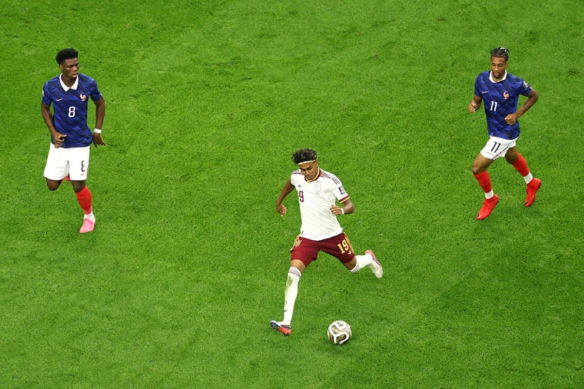 Espanha domina França, vence por 2 x 0 e está na final da Copa do Mundo