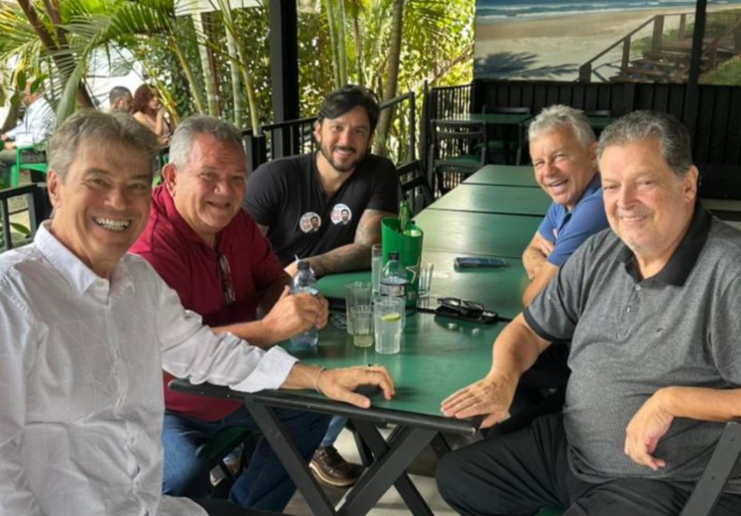 Encontro entre amigos do grupo EG debate cenários políticos com candidatos do Distrito Federal