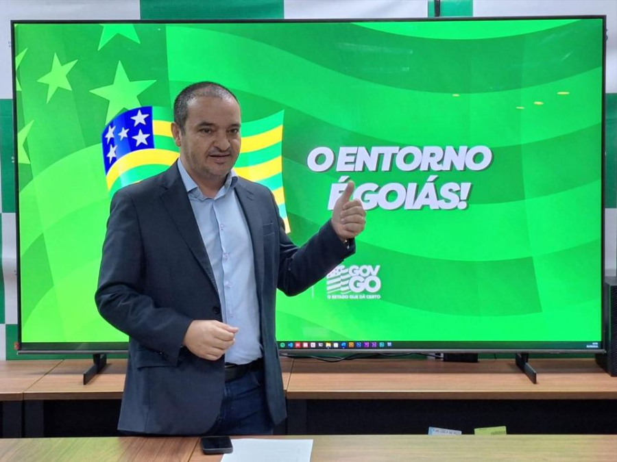 Pábio Mossoró leva experiência do Entorno ao COMPOL Goiás