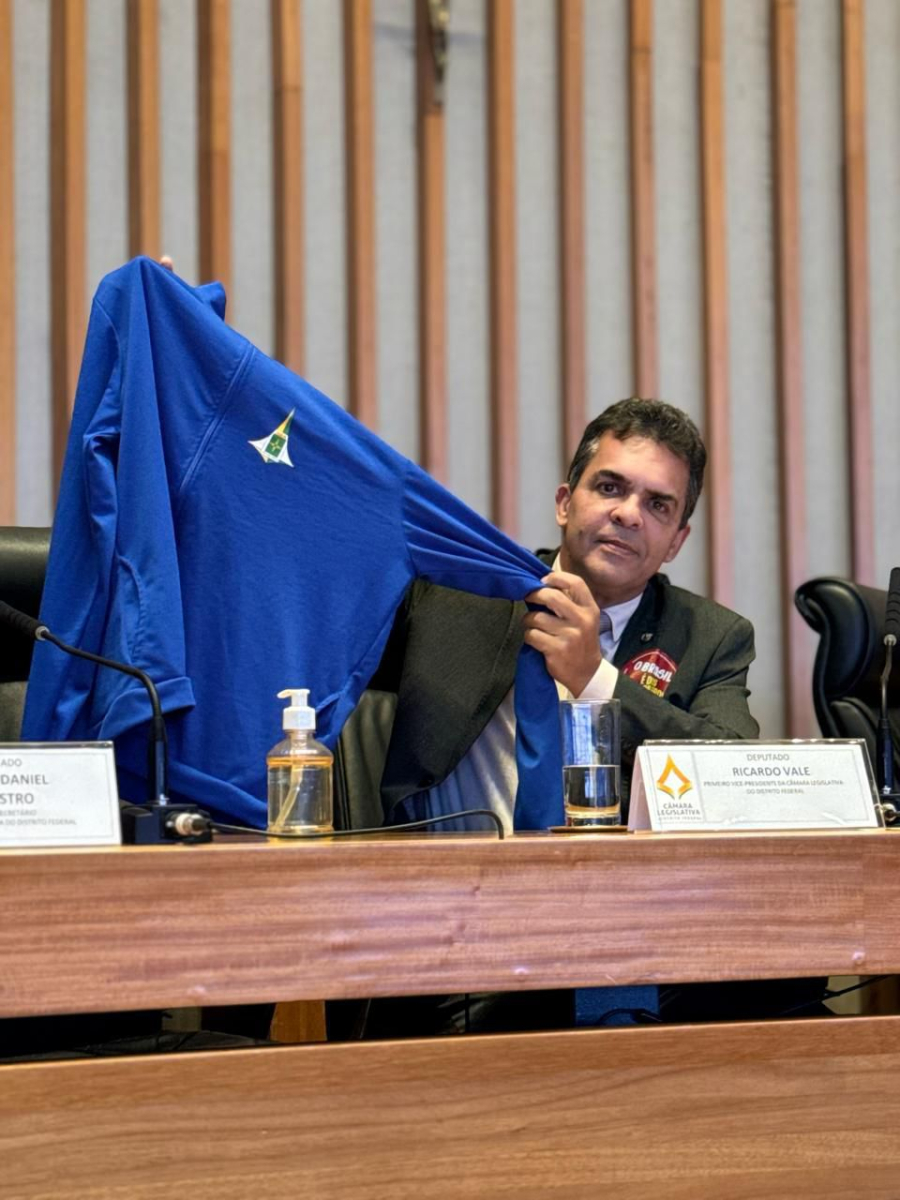 Cartão Uniforme Escolar: lei é sancionada com base na proposta do deputado Ricardo Vale