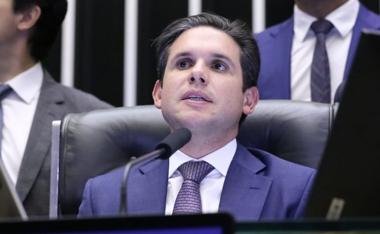 Reforma administrativa terá amplo debate, diz presidente da Câmara