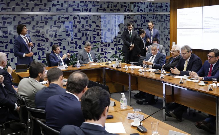 PEC da reforma administrativa promove resultados, governo digital e combate a privilégios