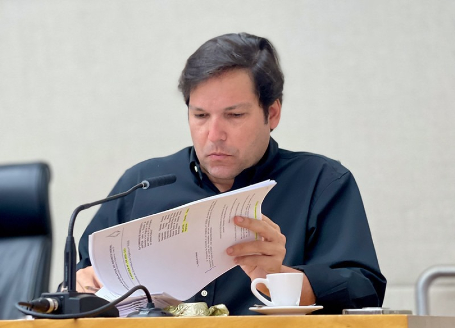Projeto do deputado Robério Negreiros amplia acessibilidade e incentiva carros elétricos no DF